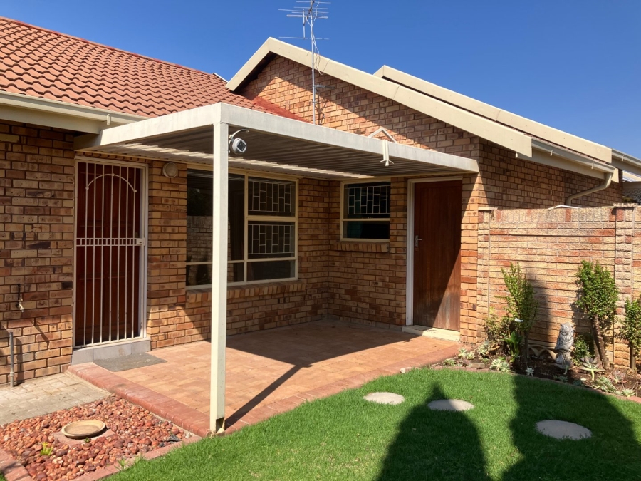 2 Bedroom Property for Sale in Fleurdal Free State